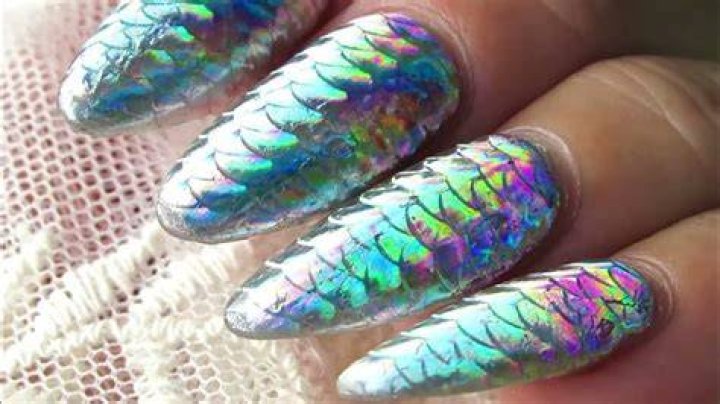 Mermaid scale holographic foil nails with iridescent color shift effect