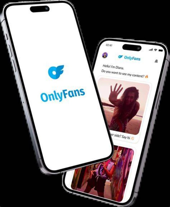 Browsing OnlyFans leaked content aggregator website